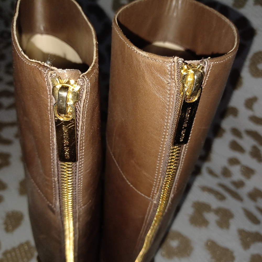 Elegant Brown Knee-High Leather Boots - Picture 7 of 9